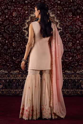 Lashkaraa_Peach Satin, Net V-neck, Yes Embroidered Kurta Gharara Set _Online_at_Aza_Fashions