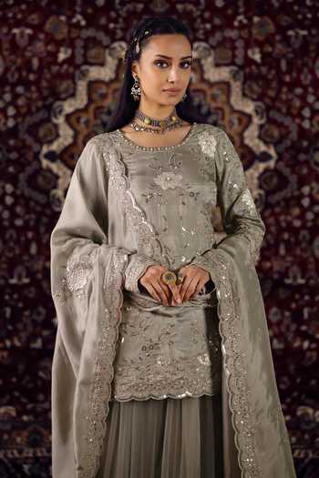 Lashkaraa_Grey Silk Round Neck Embroidered Kurta Set _at_Aza_Fashions