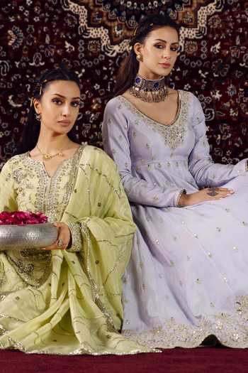 Buy_Lashkaraa_Purple Chiffon, Shantoon, Net V-neck Zari Work Anarkali With Dupatta 