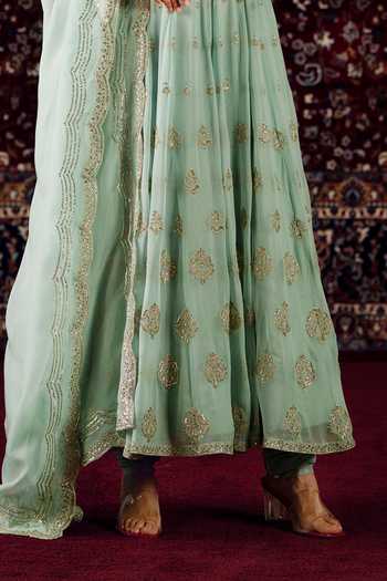 Lashkaraa_Green Organza, Georgette Round Neck Floral Embroidered Anarkali Set _at_Aza_Fashions