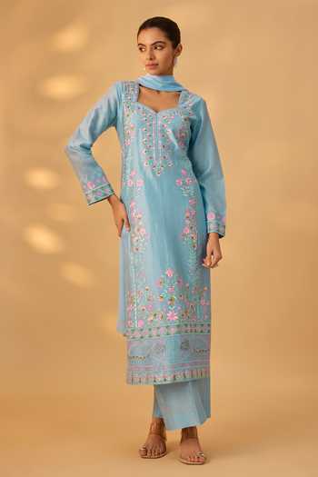 Buy_The Aarya_Blue Silk, Chanderi Square Neck, Yes Floral Bloom Pattern Kurta Set _at_Aza_Fashions
