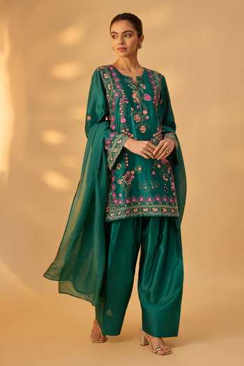 Buy_The Aarya_Green Silk, Chanderi Split V-neck Handwoven Embroidered Kurta Set _at_Aza_Fashions