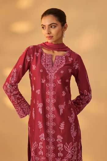 Buy_The Aarya_Maroon Silk, Chanderi Keyhole Neck, Yes Embroidered Handwoven Kurta Set _Online_at_Aza_Fashions