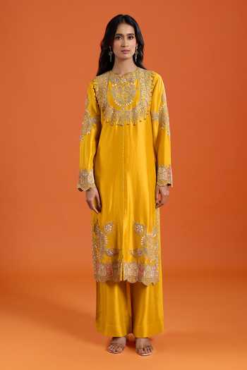 Shop_Anamika Khanna_Yellow Round Neck Embroidered Kurta Set _Online_at_Aza_Fashions