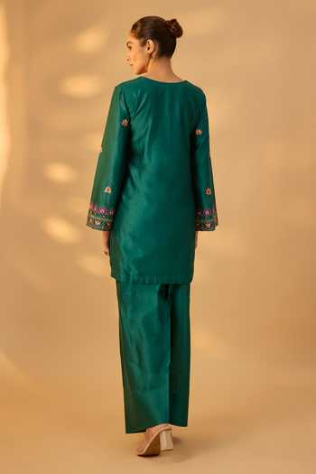 Shop_The Aarya_Green Silk, Chanderi Split V-neck Handwoven Embroidered Kurta Set _at_Aza_Fashions