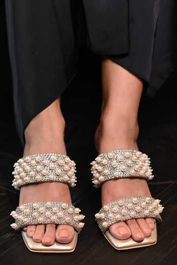 Buy_Miraki_White Pearl Embellished Heels _Online