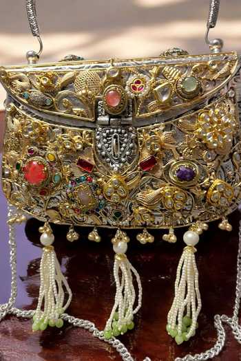 Amaara Jewels_Gold Gem Case Ratankosh Bag _Online_at_Aza_Fashions