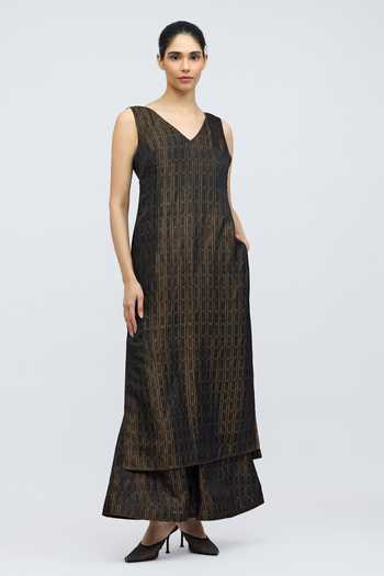 Buy_QUARTER_Black Silk, Brocade V-neck Phalguni Handwoven Kurta And Pant Set _at_Aza_Fashions
