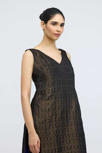 QUARTER_Black Silk, Brocade V-neck Phalguni Handwoven Kurta And Pant Set _Online_at_Aza_Fashions
