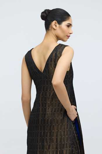 Buy_QUARTER_Black Silk, Brocade V-neck Phalguni Handwoven Kurta And Pant Set _Online_at_Aza_Fashions