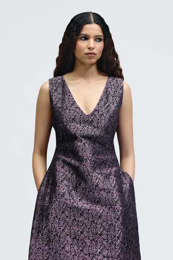 Buy_QUARTER_Purple V-neck Mughal E Azam Himroo Kurta _Online_at_Aza_Fashions