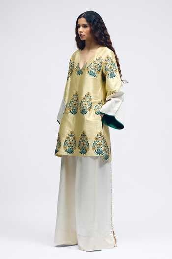 QUARTER_Gold Silk V-neck Reverse Brocade Kurta _Online_at_Aza_Fashions
