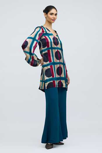 QUARTER_Multi Color Silk, Georgette Bijlee Resist Geometric Pattern Kurta And Trouser Set _Online_at_Aza_Fashions