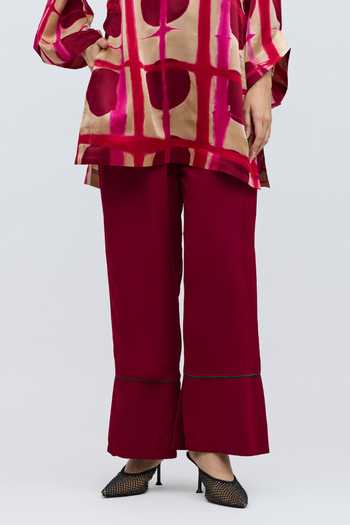 Buy_QUARTER_Pink Silk V-neck, Yes Bijlee Rose Geometric Pattern Kurta And Trouser Set _Online_at_Aza_Fashions