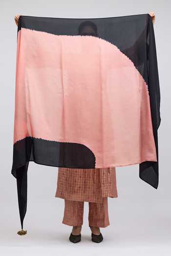 Buy_QUARTER_Blush Silk Field Hand Dyed Dupatta _Online_at_Aza_Fashions