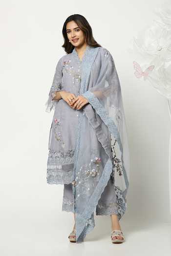 Kaveri_Blue Linen V-neck A Window To Eden Kurta And Pant Set _at_Aza_Fashions