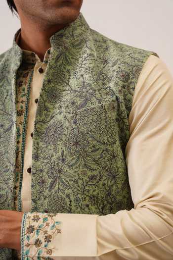 ZOOP MEN_Green Velvet, Polyester, Silk Embroidered Bundi Kurta Set _Online