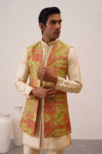 ZOOP MEN_Pink Silk, Polyester Two Tone Bundi Kurta Set _at_Aza_Fashions