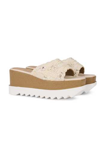 Buy_Anaar_Off White Sea Saints Wedge Sandals 