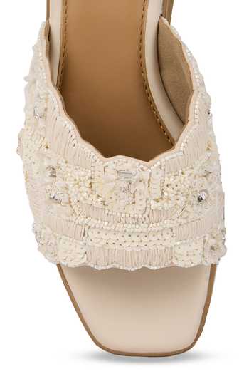Shop_Anaar_Off White Sea Saints Wedge Sandals 