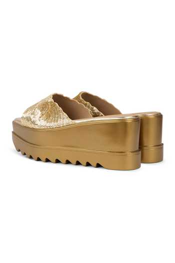 Anaar_Gold Mamma Mia Wedge Sandals _Online_at_Aza_Fashions