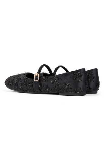 Anaar_Black Delhi Dastaan Ballerinas _at_Aza_Fashions