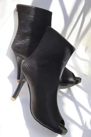 Buy_Shradha Hedau Footwear Couture_Black Sofia Peep Toe Heels 