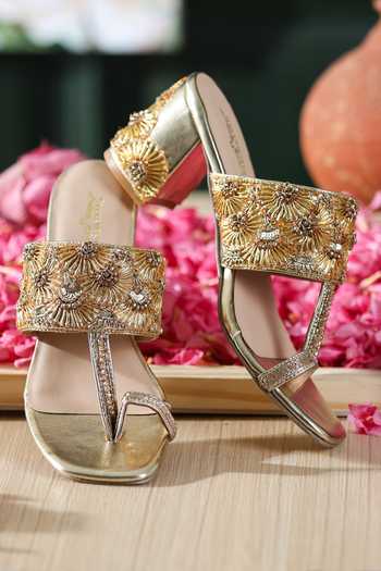 5elements_Gold Ridhya Embroidered Kolhapuri Heels _Online