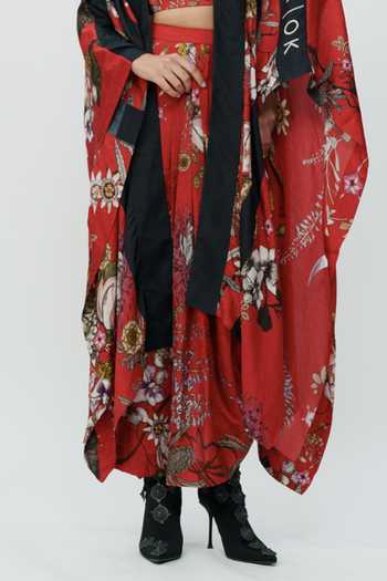 AK-OK_Red Silk, Cotton Scoop Neck Floral Pattern Cape With And Lungi Skirt Set _Online