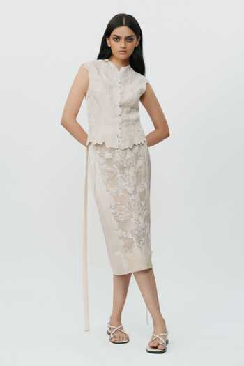 Buy_AK-OK_Ivory Silk Mandarin Collar Lace Chikankari Waistcoat 