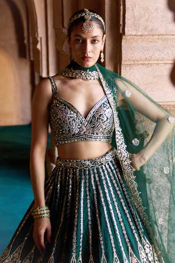 ANGAD SINGH_Emerald Green Silk Sweetheart Neck Zamurrud Embroidered Raw Lehenga Set _Online