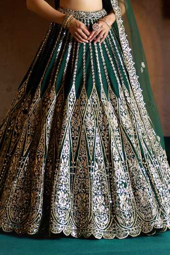 Buy_ANGAD SINGH_Emerald Green Silk Sweetheart Neck Zamurrud Embroidered Raw Lehenga Set _Online