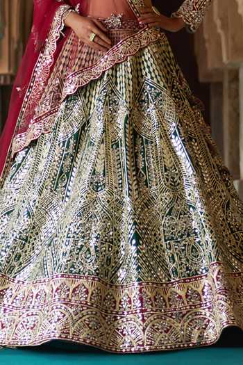 Buy_ANGAD SINGH_Green Silk Sweetheart Neck Sukoon Embroidered Raw Lehenga Set _Online