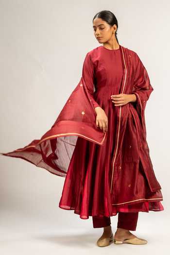 KAJAL AGRAWAL_Wine Cotton, Chanderi Silk Round Neck Handwoven Anarkali Set 