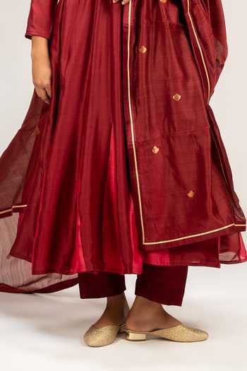 KAJAL AGRAWAL_Wine Cotton, Chanderi Silk Round Neck Handwoven Anarkali Set 
