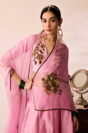 Peeli Dori_Pink Organza, Chanderi Round Neck Ragini Gulabi Lehenga Set _Online_at_Aza_Fashions