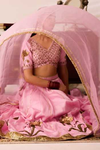 Peeli Dori_Pink Organza, Chanderi V-neck Tulip Gulabi Lehenga Set _Online_at_Aza_Fashions