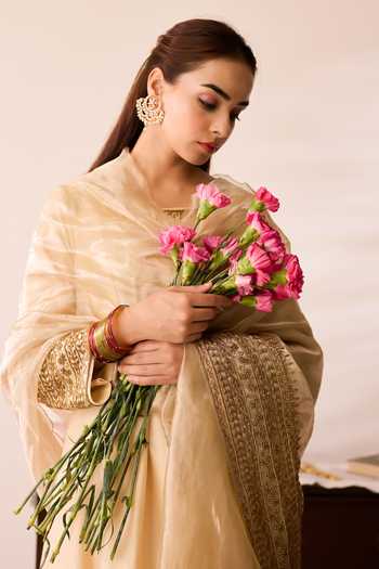 Peeli Dori_Ivory Chanderi, Tissue Round Neck Gulmohar Embroidered Kurta Set _at_Aza_Fashions