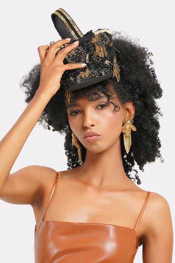 APT FOREVER_Black Sweet Strawberry Bucket Bag _at_Aza_Fashions