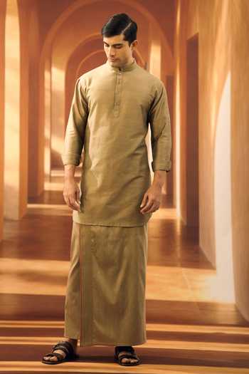 Vivek Karunakaran_Olive Green Cotton Linear Texture Kurta _Online_at_Aza_Fashions