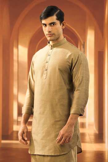 Buy_Vivek Karunakaran_Olive Green Cotton Linear Texture Kurta _at_Aza_Fashions