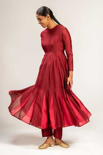 Buy_KAJAL AGRAWAL_Wine Cotton, Chanderi Silk Round Neck Handwoven Anarkali Set _Online