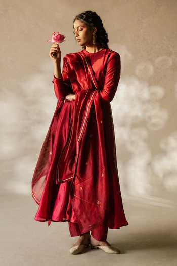 KAJAL AGRAWAL_Wine Cotton, Chanderi Silk Round Neck Handwoven Anarkali Set 