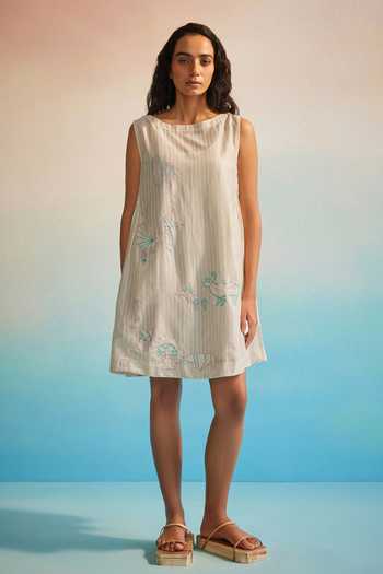 Buy_Ahmev_Ivory Chanderi Cotton Embroidery Round Neck Hiroko Pleated Dress 