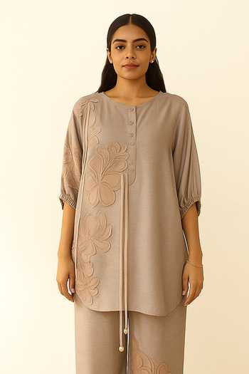 Nikita Vishakha_Grey Silk Round Neck, Yes Raw Short Kurta And Pant Set _Online_at_Aza_Fashions