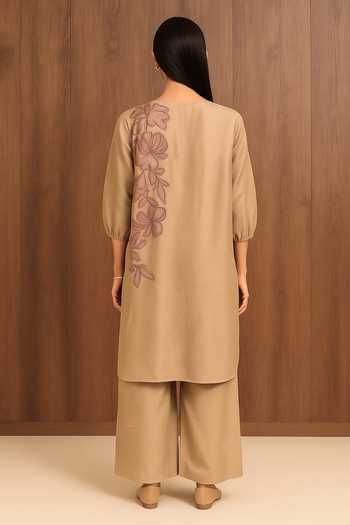 Shop_Nikita Vishakha_Beige Silk Round Neck, Yes Raw Kurta And Pant Set _at_Aza_Fashions