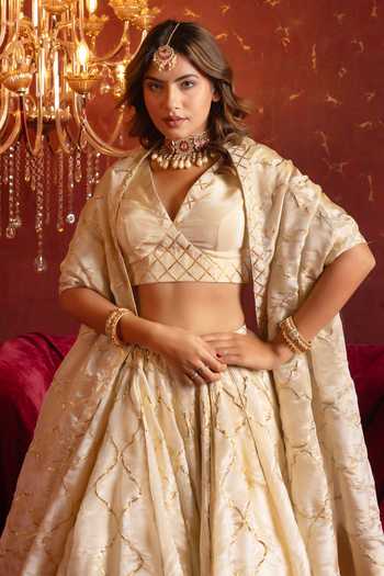 Buy_Pomcha Jaipur_Ivory Silk V-neck Gota Patti Work Lehenga Set 