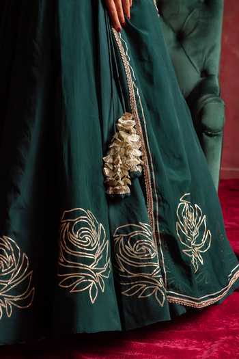 Buy_Pomcha Jaipur_Green Organza Sweetheart Neck Gota Patti Lehenga Set _Online