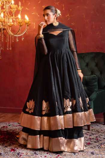 Pomcha Jaipur_Black Organza Sweetheart Neck Gota Patti Work Anarkali Lehenga Set _Online
