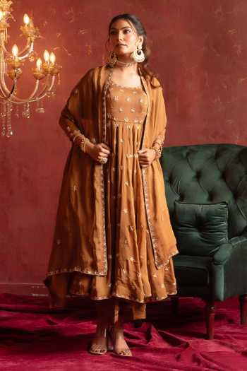 Pomcha Jaipur_Brown Organza Round Neck Zardozi Embroidered Anarkali Set _Online